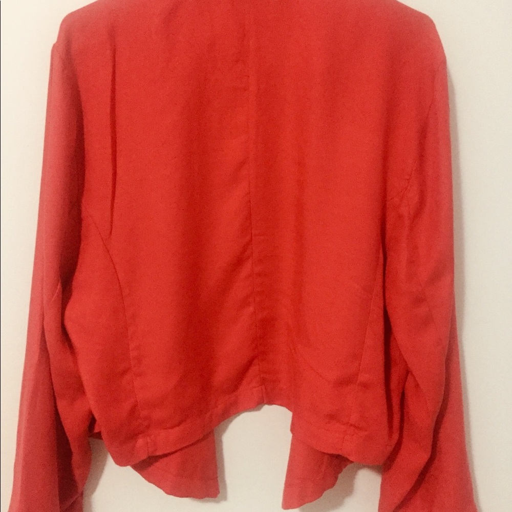 Blazer - Picture 3 of 8